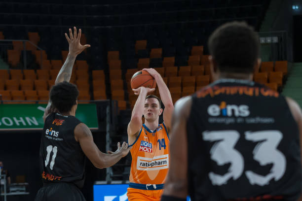 女性们不仅 女性们不仅